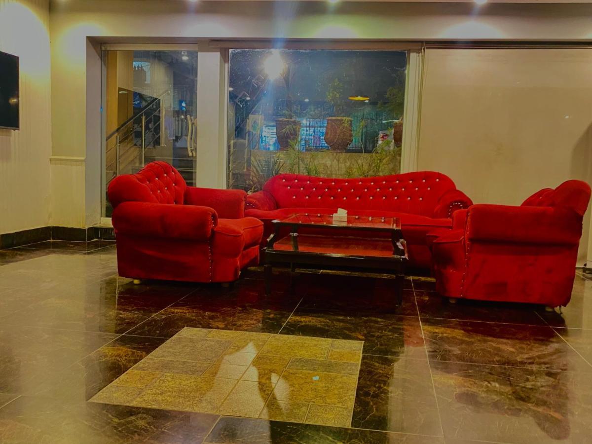 Hotel Royal One Multan Zewnętrze zdjęcie