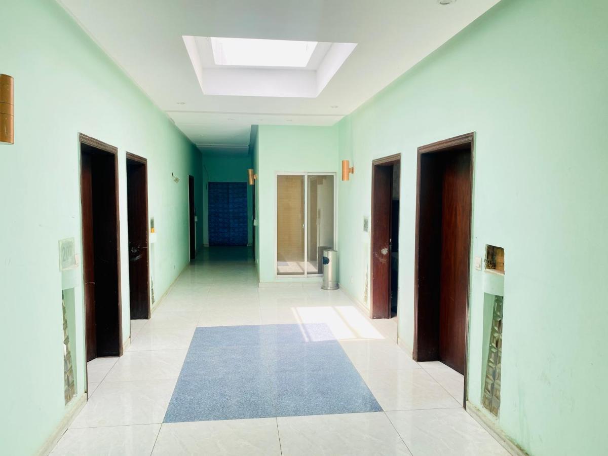 Hotel Royal One Multan Zewnętrze zdjęcie