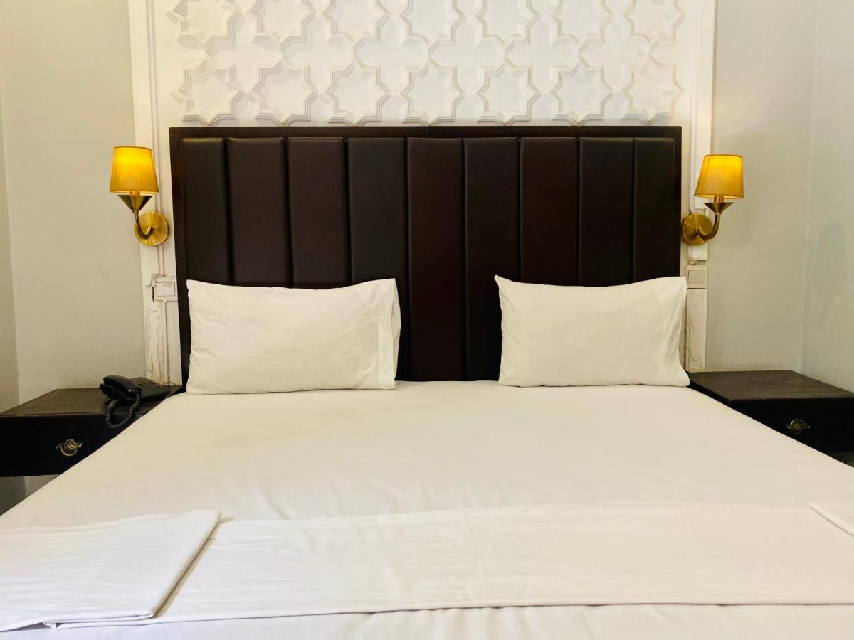Hotel Royal One Multan Zewnętrze zdjęcie
