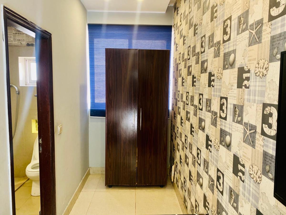 Hotel Royal One Multan Zewnętrze zdjęcie